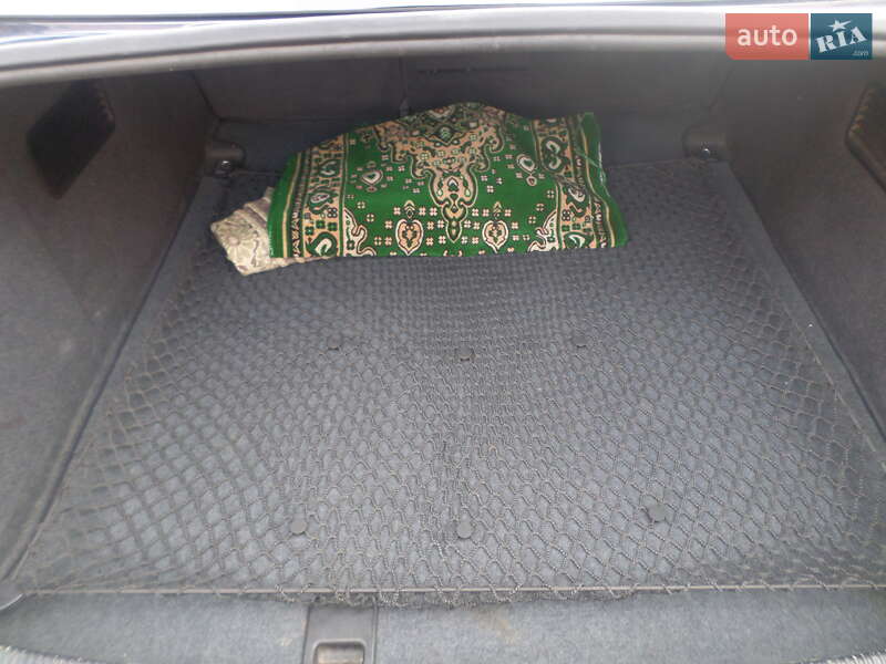 Седан Audi A6 2003 в 