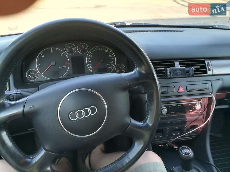 Седан Audi A6 2002 в Вознесенске