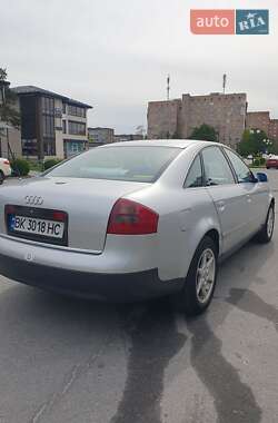 Седан Audi A6 2000 в Вараше