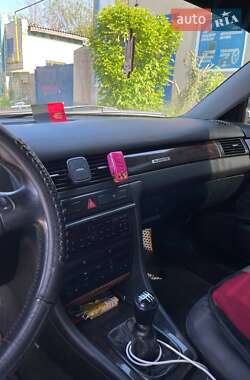 Седан Audi A6 2001 в 