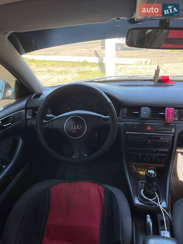 Седан Audi A6 2001 в Березовке