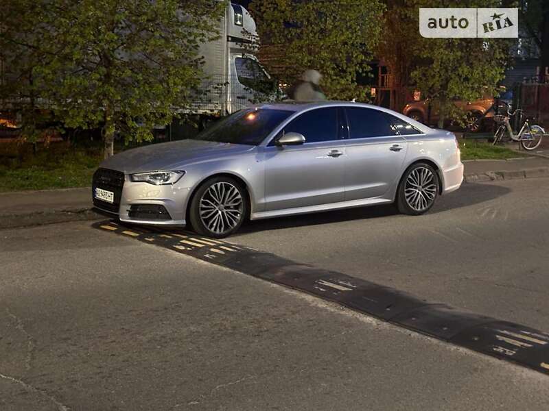 Седан Audi A6 2015 в Ужгороде