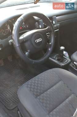Универсал Audi A6 1998 в 