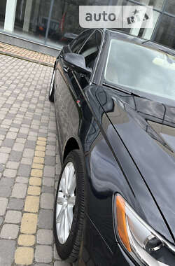 Седан Audi A6 2012 в 