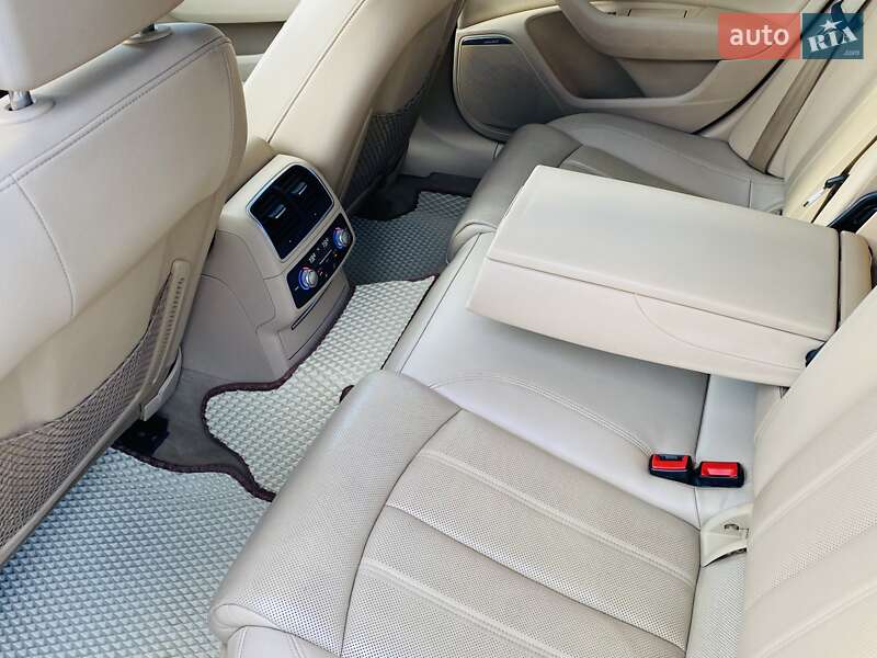 Седан Audi A6 2012 в Киеве