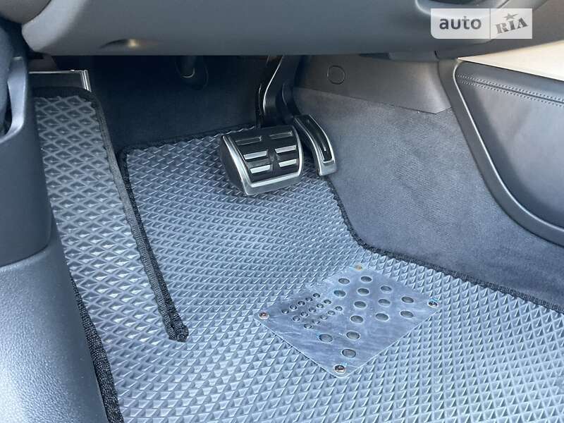 Седан Audi A6 2015 в Луцке