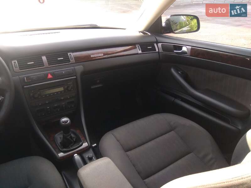 Седан Audi A6 2004 в Овруче