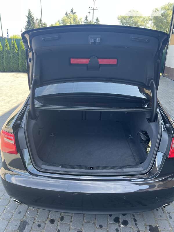 Седан Audi A6 2011 в Самборе