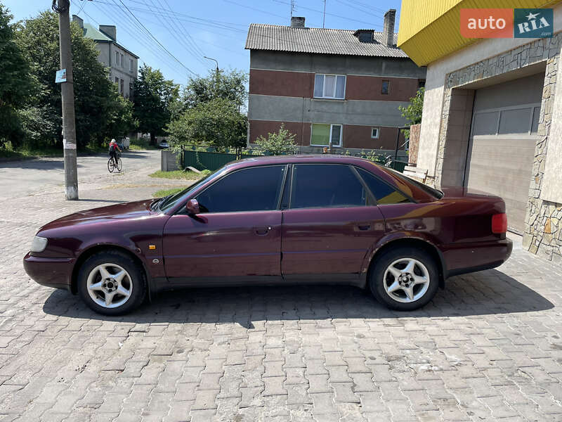 Седан Audi A6 1996 в Рава-Русской