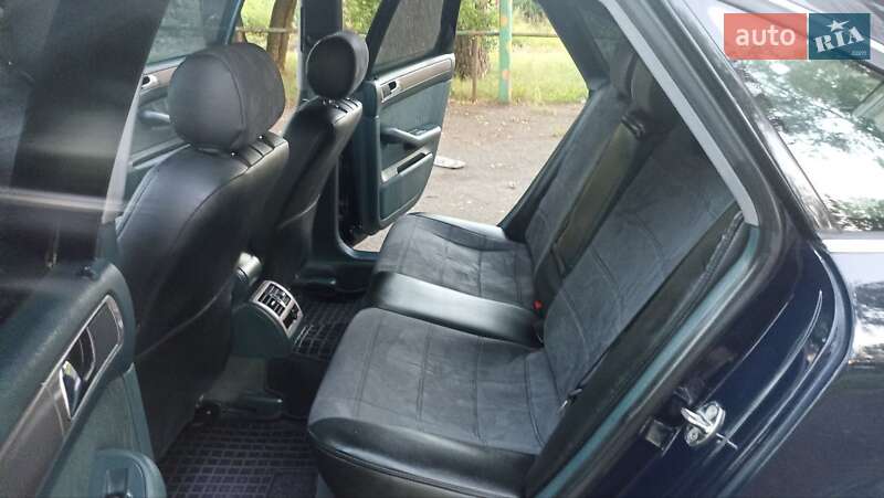 Седан Audi A6 2001 в Городке