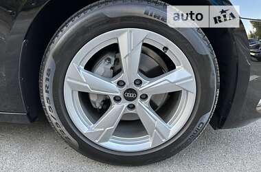 Седан Audi A6 2022 в 
