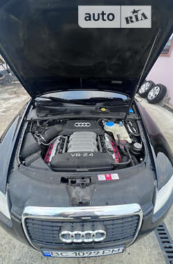 Седан Audi A6 2004 в 