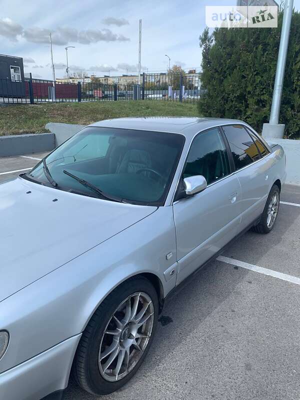 Седан Audi A6 1995 в Полтаве