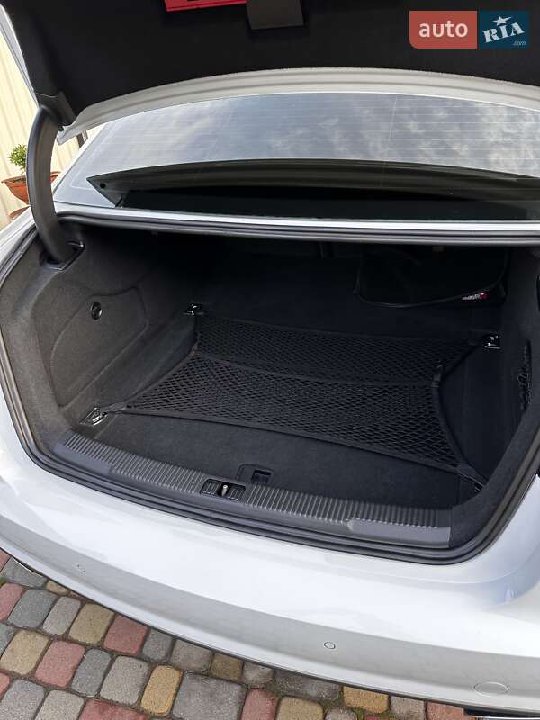 Седан Audi A6 2016 в Ужгороде