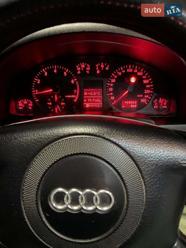 Седан Audi A6 1998 в Городке