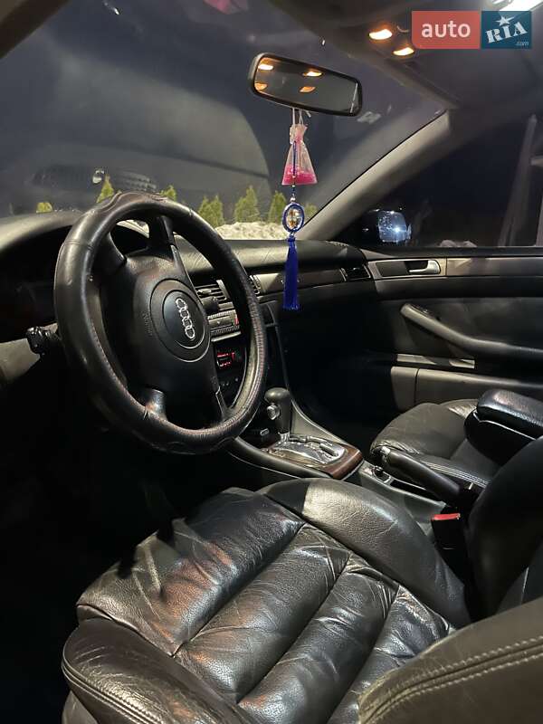Седан Audi A6 1998 в Городке