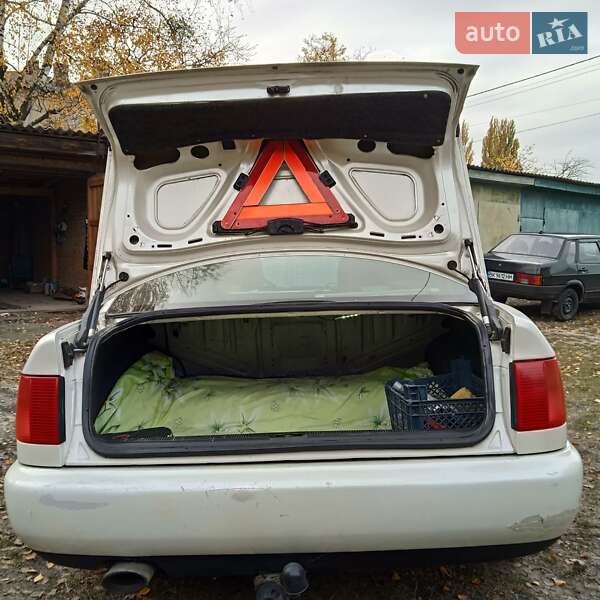 Седан Audi A6 1995 в Заречном