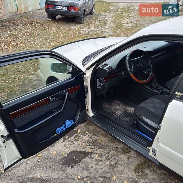 Седан Audi A6 1995 в Заречном
