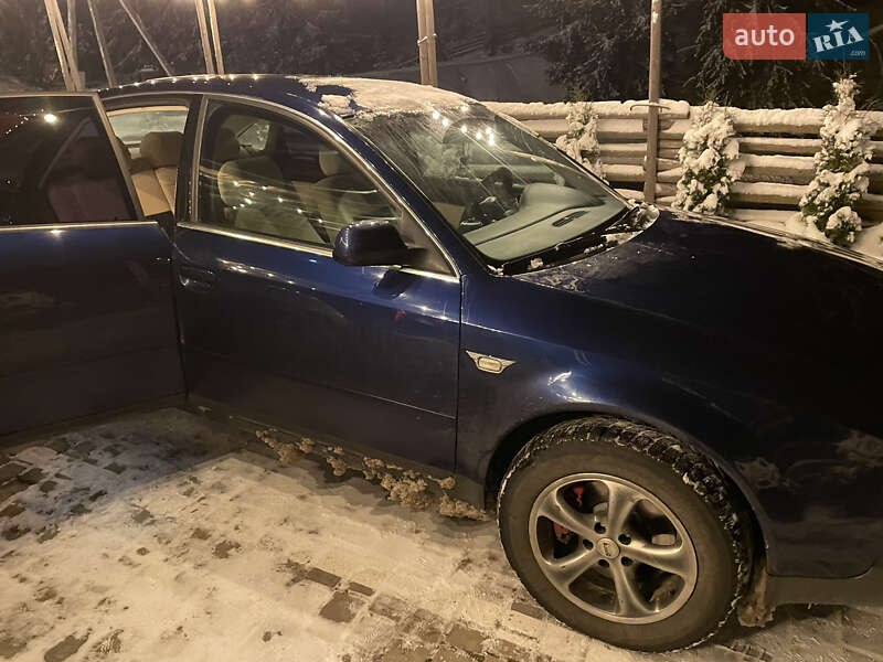 Седан Audi A6 2000 в Полянице