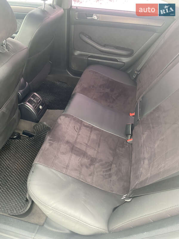 Седан Audi A6 2000 в Попельне