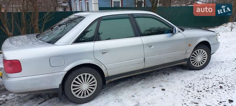 Седан Audi A6 1995 в Смеле