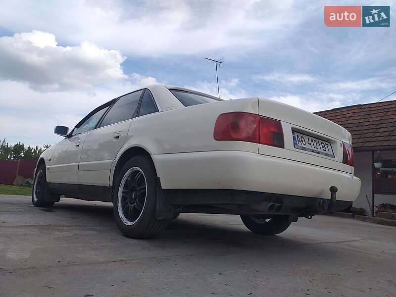 Седан Audi A6 1995 в Берегово