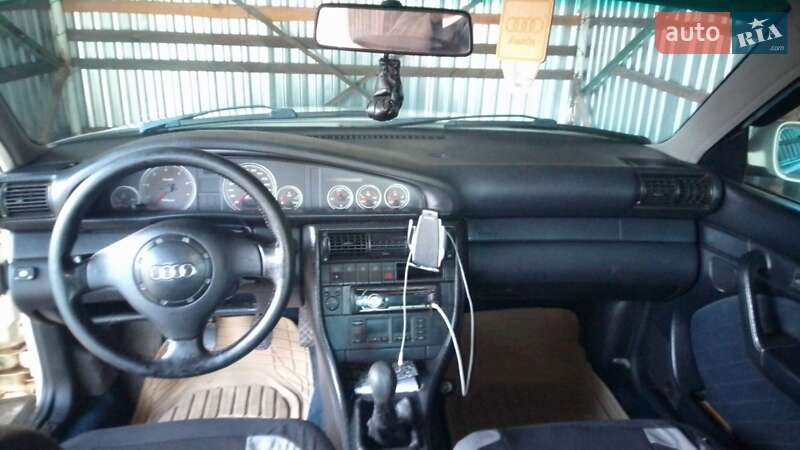 Седан Audi A6 1995 в Береговому