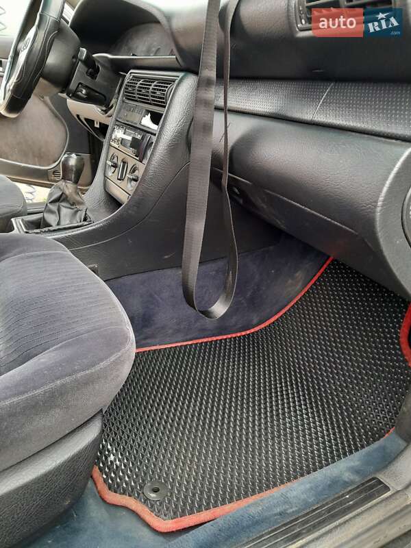 Седан Audi A6 1995 в Трускавце