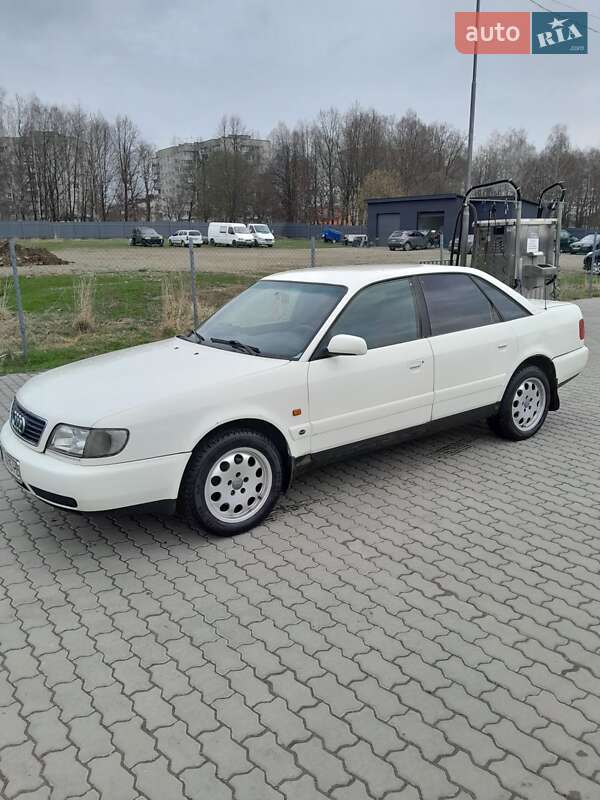Седан Audi A6 1995 в Трускавце
