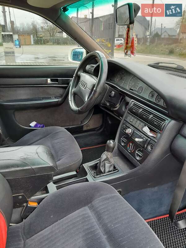 Седан Audi A6 1995 в Трускавце