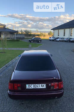 Седан Audi A6 1996 в Жовкве