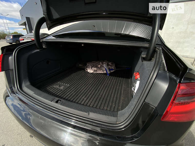 Седан Audi A6 2014 в Буче