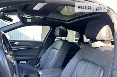 Седан Audi A6 2019 в 