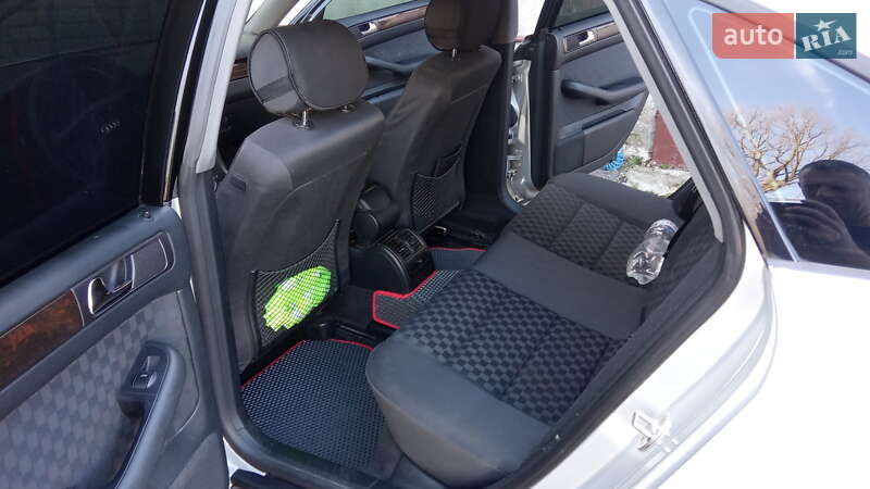 Седан Audi A6 2000 в Валках