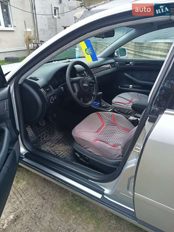 Седан Audi A6 1999 в Шацке