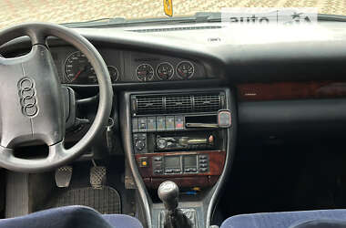Седан Audi A6 1994 в Лубнах