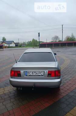 Седан Audi A6 1996 в Жовкве