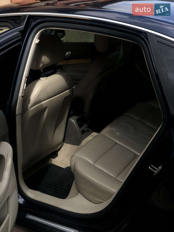 Седан Audi A6 2010 в Ивано-Франковске