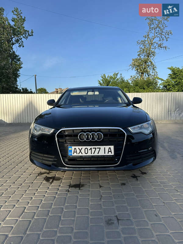 Седан Audi A6 2012 в Староконстантинове