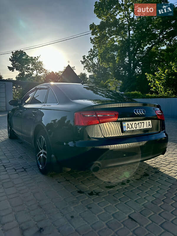 Седан Audi A6 2012 в Староконстантинове