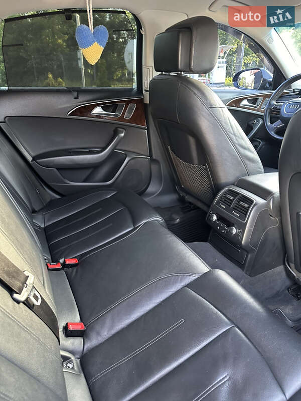 Седан Audi A6 2012 в Староконстантинове