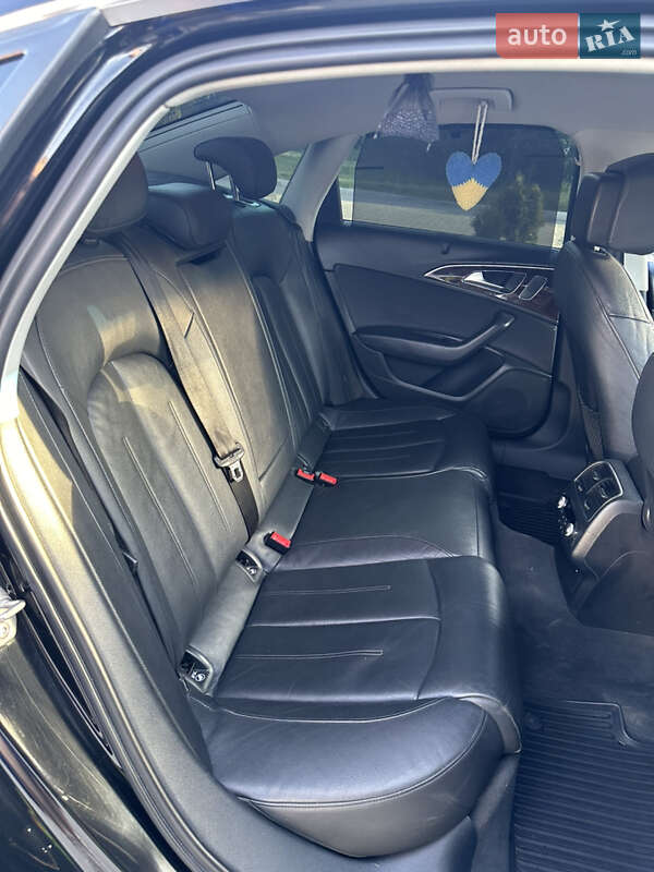 Седан Audi A6 2012 в Староконстантинове