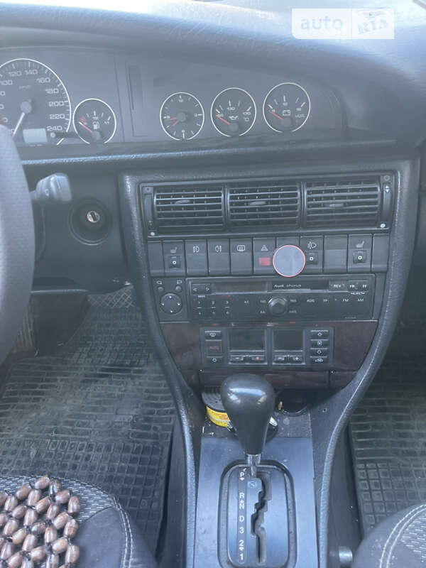 Седан Audi A6 1995 в Дунаевцах