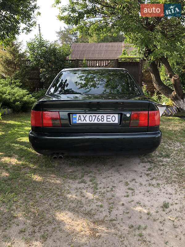 Седан Audi A6 1995 в Зміїві