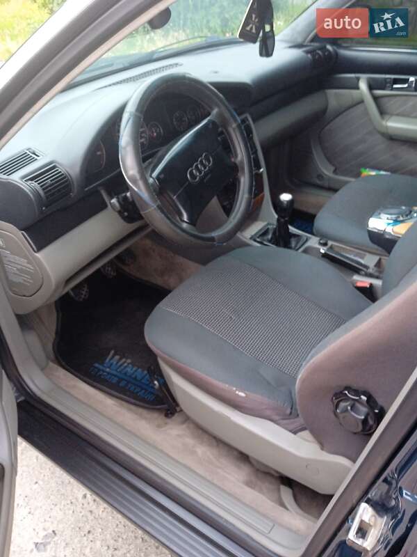 Седан Audi A6 1996 в Чигирине