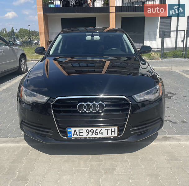 Седан Audi A6 2014 в 