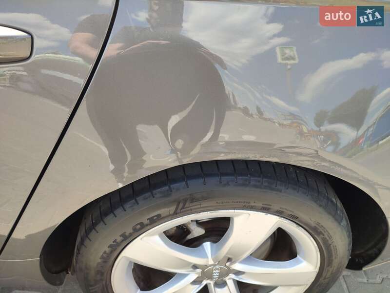 Седан Audi A6 2011 в Вишневом фото 10 Седан Audi A6 2011 в Вишневом
