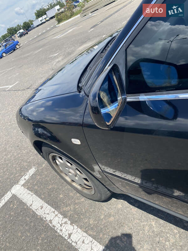 Седан Audi A6 2001 в Коростене