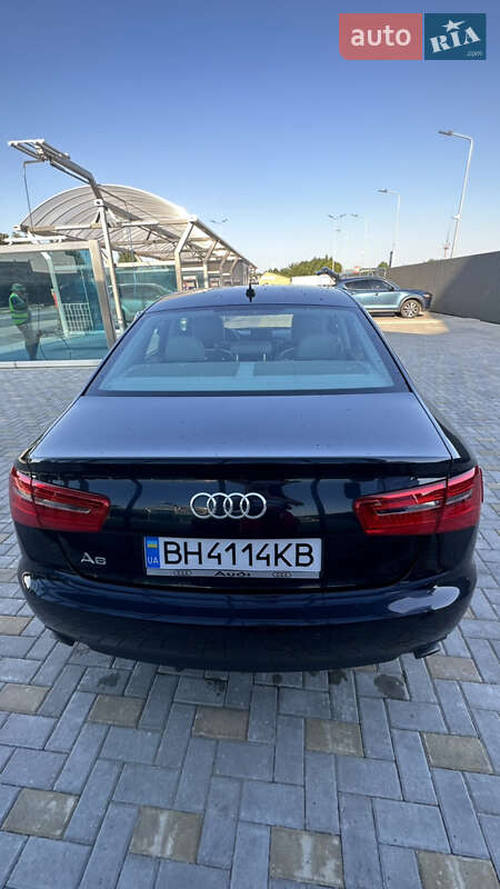 Седан Audi A6 2012 в Гайсину