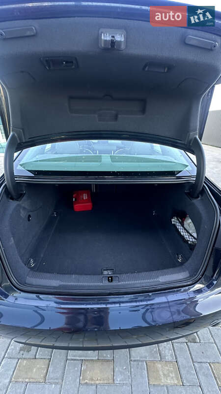 Седан Audi A6 2012 в Гайсину